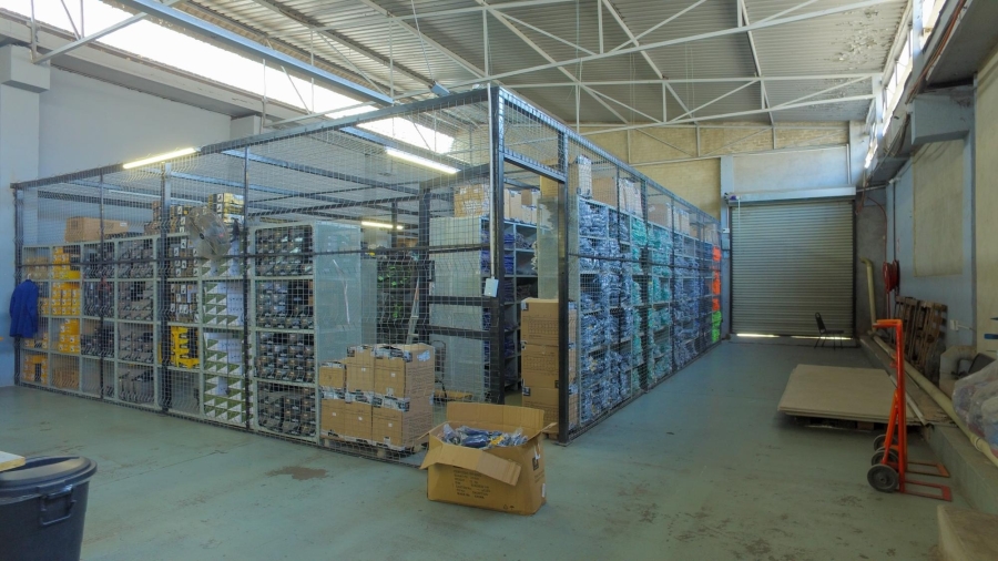 To Let commercial Property for Rent in Oos Einde North West